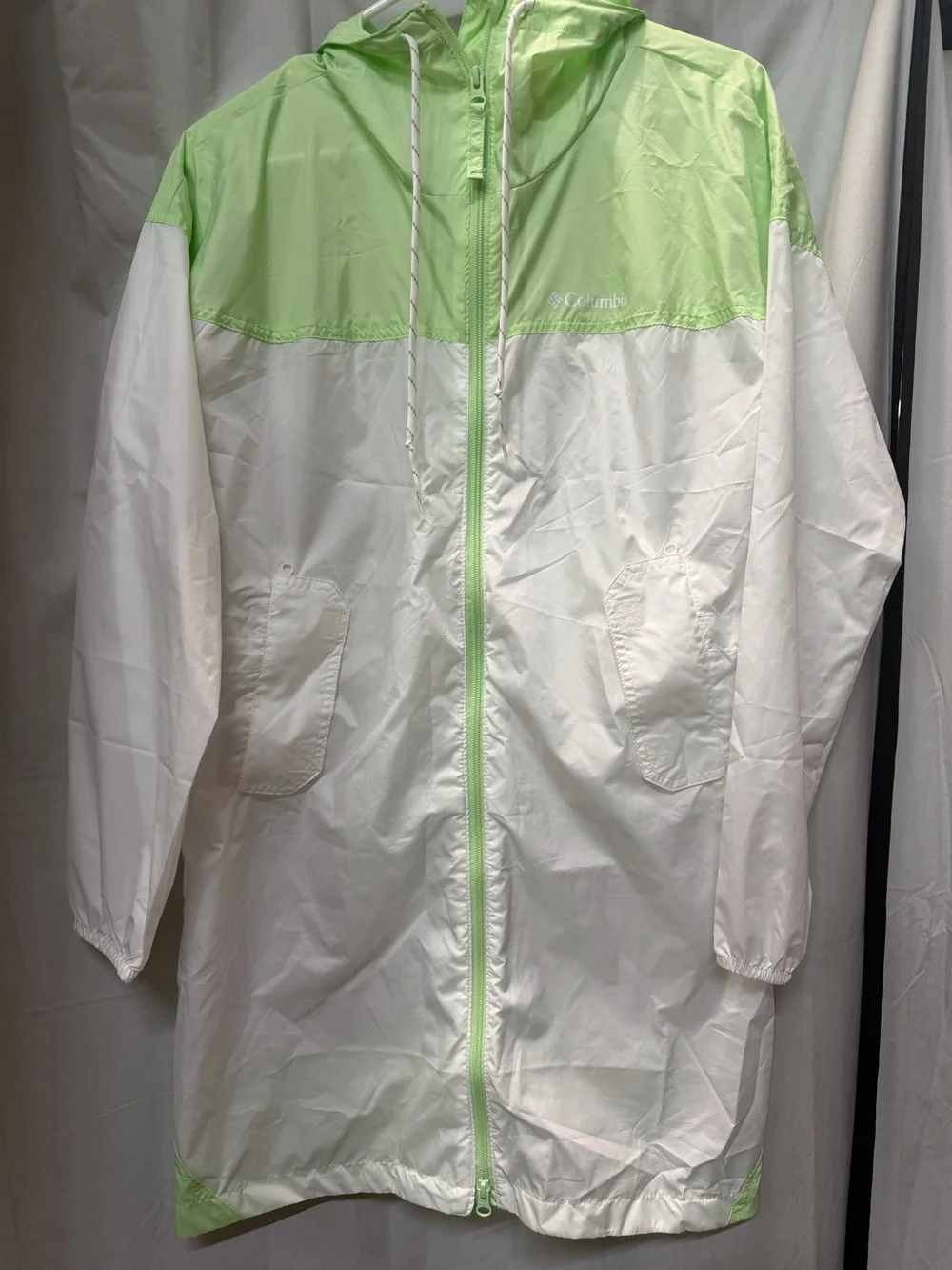 Columbia women’s flash challenger long windbreaker